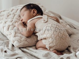 ژست عکس آتلیه ای نوزاد دختر (3)