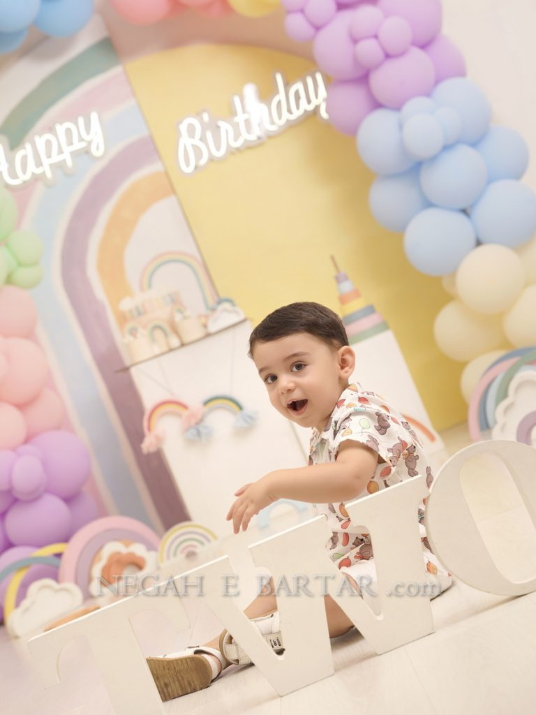 عکس کودک در منزل 8