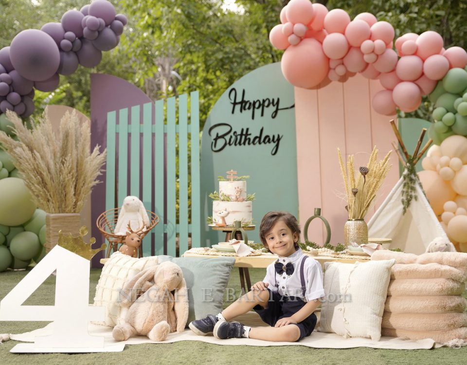 ژست عکس تولد پسرانه