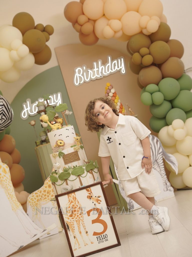 ژست عکس تولد پسرانه 3