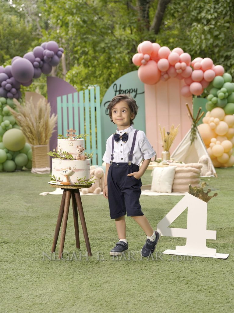 ژست عکس تولد پسرانه 4