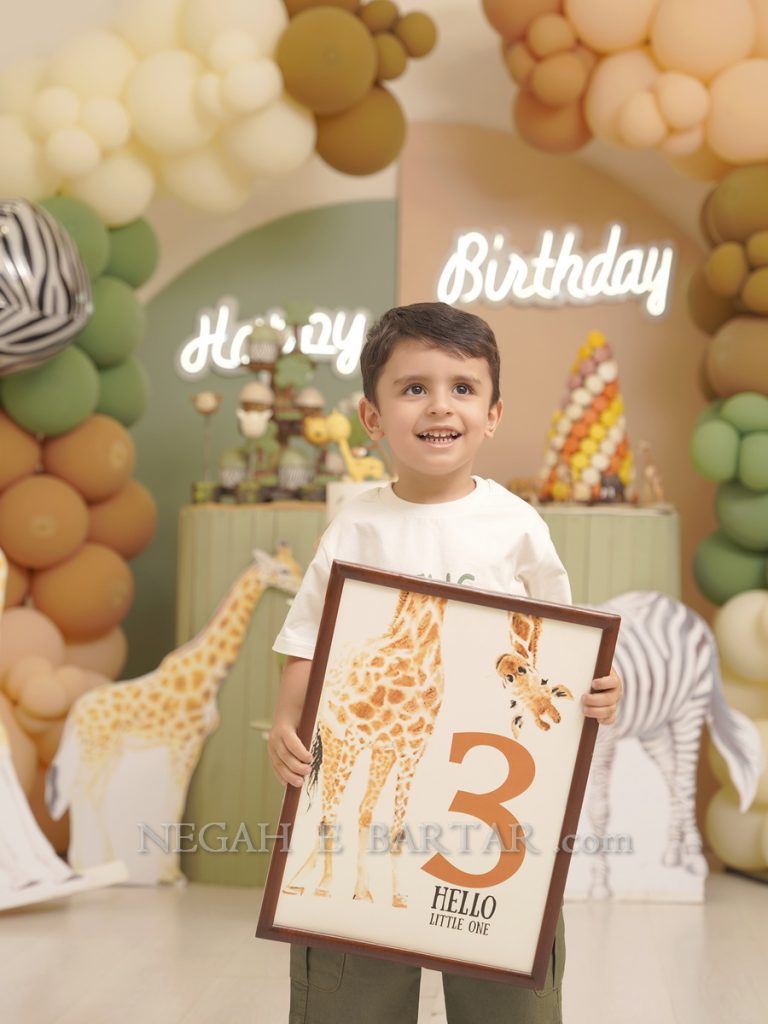 ژست عکس تولد پسرانه 9